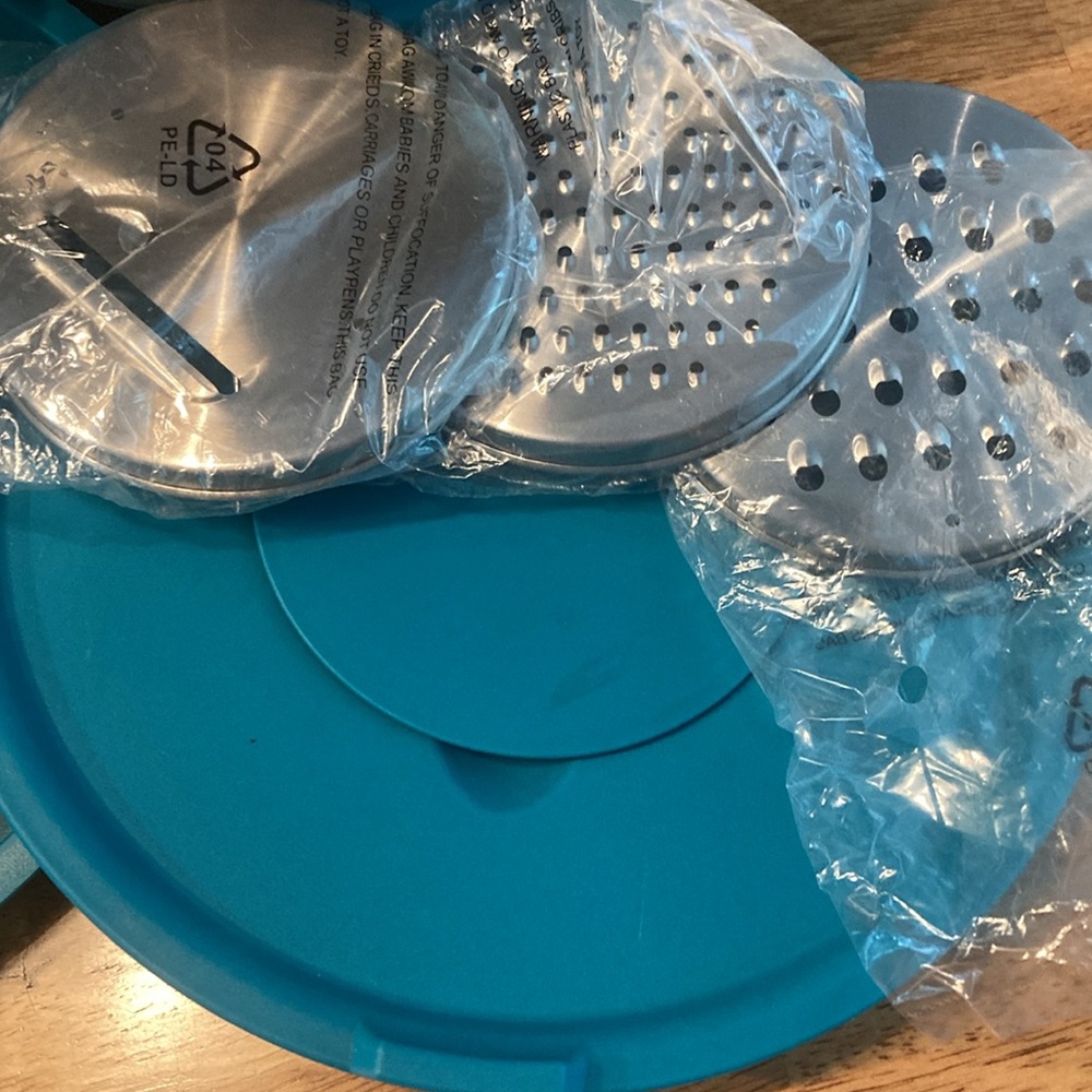 Wolfgang Puck Nesting Mixing Bowl Set - Picture 4 of 14